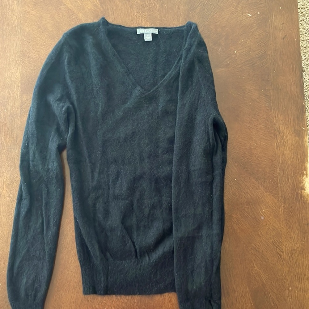 100% cashmere black v neck sweater